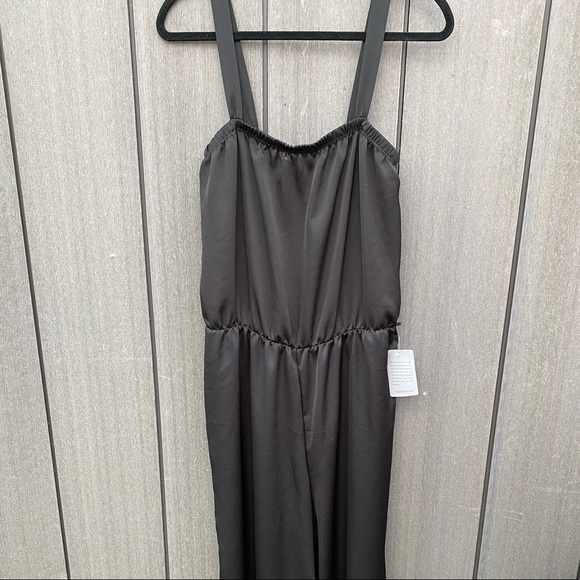 The Vanity Room Jumpsuit NWT - Picture 8 of 8